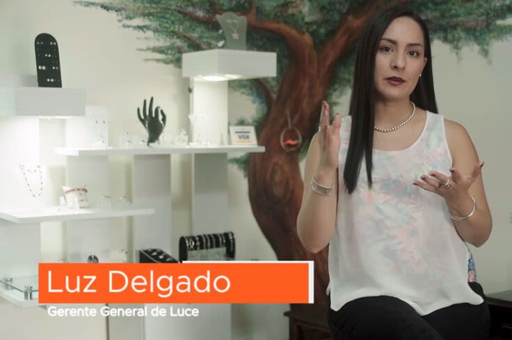 Luz Delgado, Perú