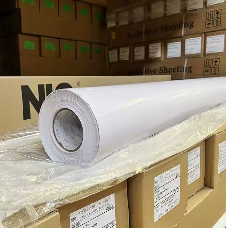 Vinilo adhesivo Polimérico 140g 1.52x50m3