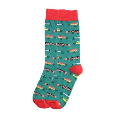 Calcetines de hombre con dibujos para pescadores, verde con señuelos y moscas1