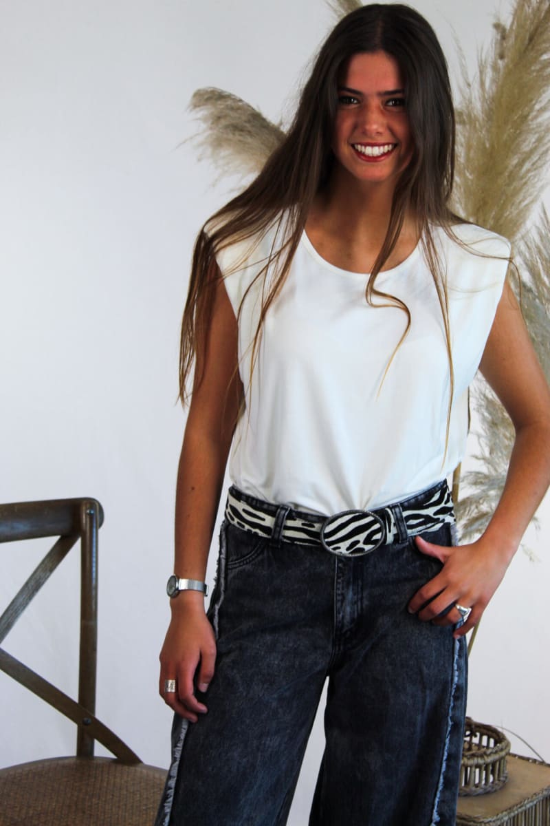 polera con hombreras