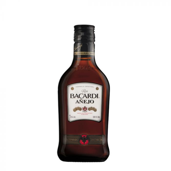 RON BACARDI AÑEJO 38º 200 CC.1