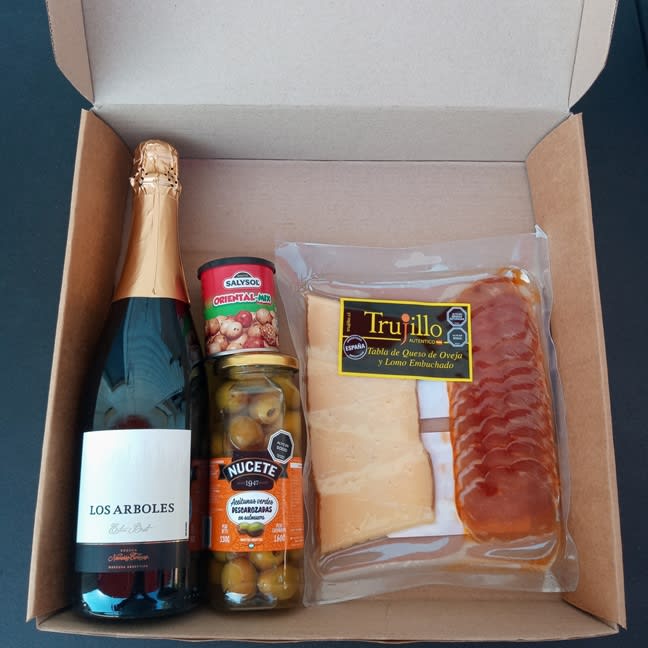 CELEBRAMOS ESTAS FIESTAS CON ESPUMANTE? 1 CELEBRAMOS ESTAS FIESTAS CON ESPUMANTE? 1