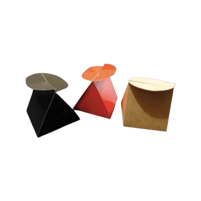 Medidas: 4 X 4 X 4 - 1 Bombon Triangular