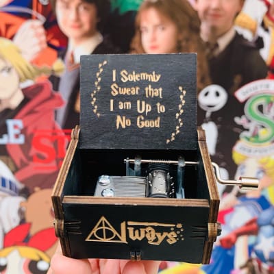 CAJA MUSICAL HARRY POTTER NEGRA