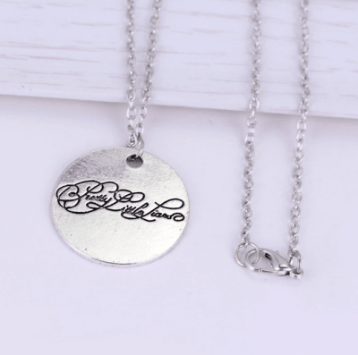 COLLAR PRETTY LITTLE LIARS