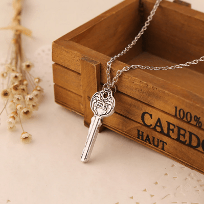 COLLAR LLAVE SHERLOCK
