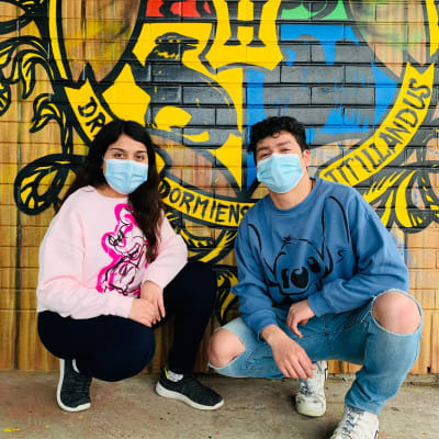POLERON DISNEY CROPTOP MICKEY GRAFFITI TALLA S