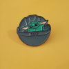 PIN BABY YODA CÁPSULA1