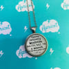 COLLAR FRASE ALICIA EN EL PAIS DE LAS MARAVILLAS1