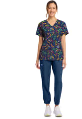 Polera Clínica Mujer Cherokee Prints CK856 JGJI Jirafas Azul Marino