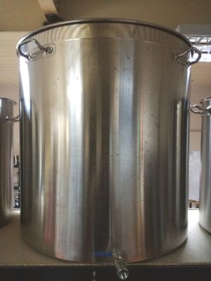 Fondo Acero inox 400L aprox. con válvula soldada de 3/4