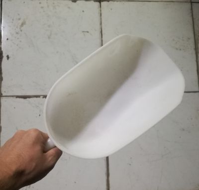 Poruña plástica grande (40 cm)1