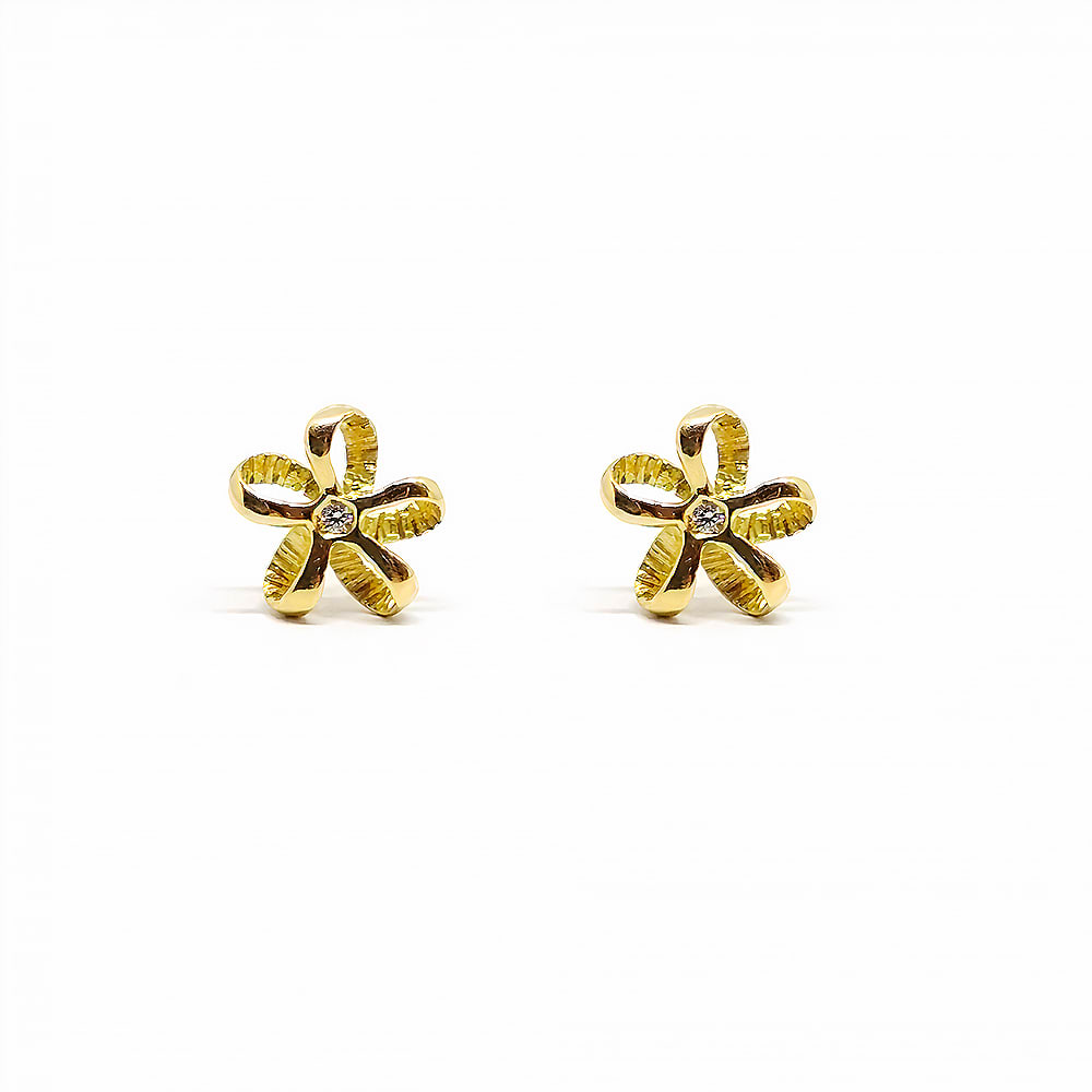 Arete Flor Calada Oro 18 Kt Arete Flor Calada Oro 18 Kt
