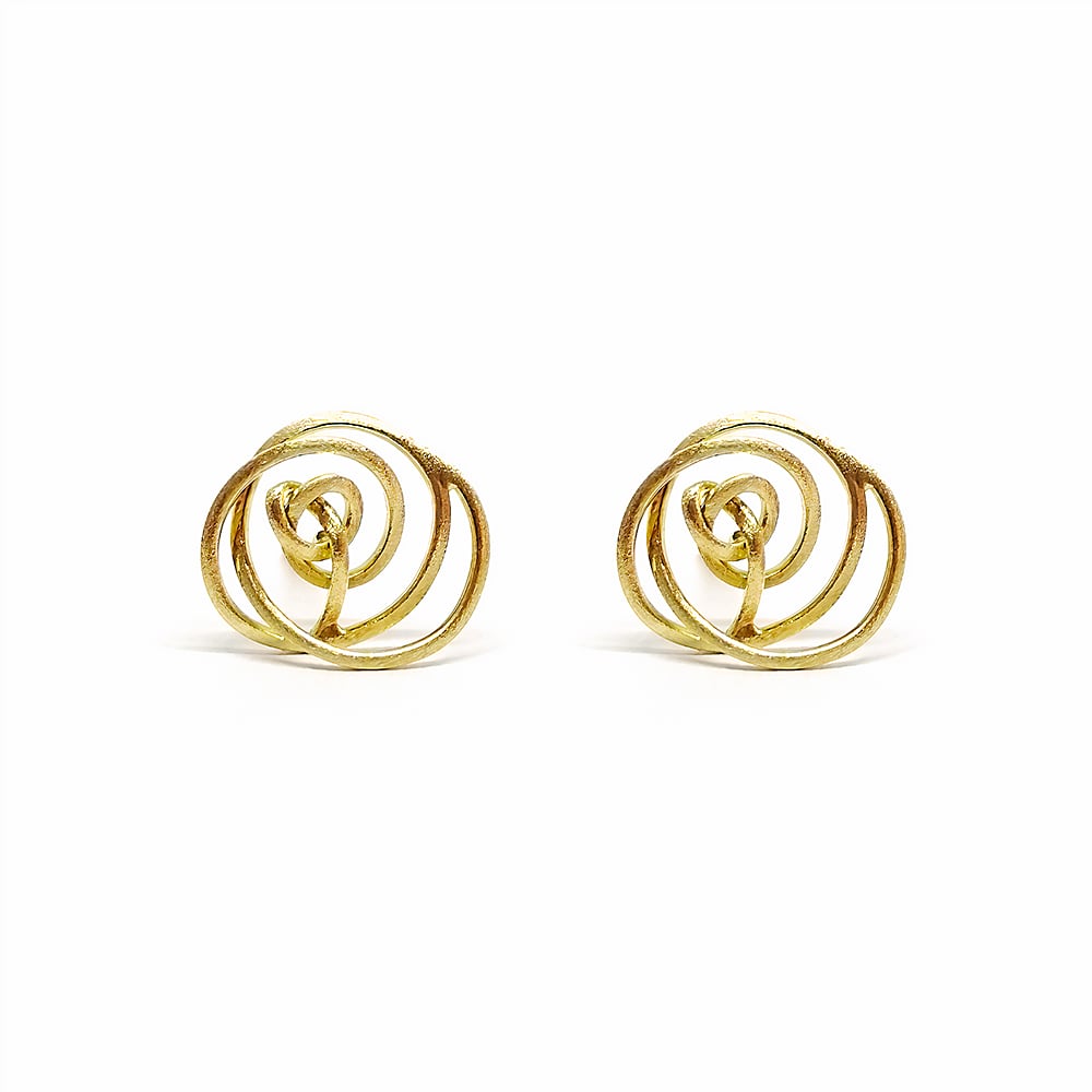 Arete Nudo M Satinado Oro 18 Kt Arete Nudo M Satinado Oro 18 Kt