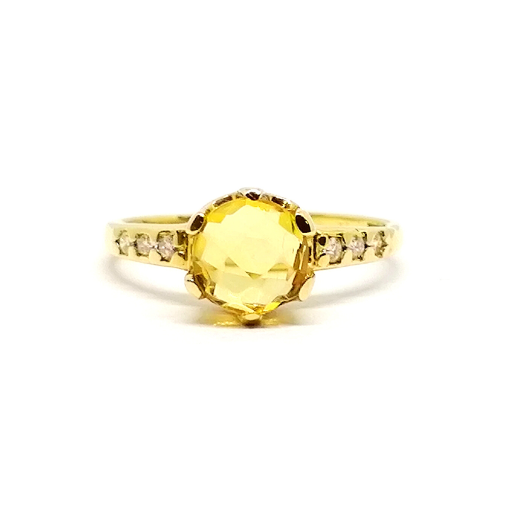 Anillo Citrino con Brillantes Oro 18Kt Anillo Citrino con Brillantes Oro 18Kt