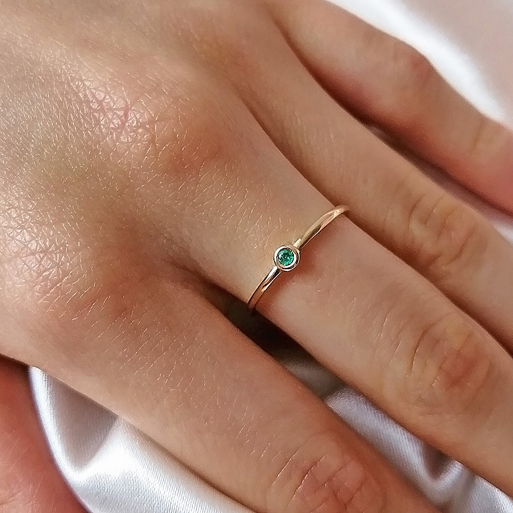 Anillo Esmeralda Biselado Oro 18 kt Anillo Esmeralda Biselado Oro 18 kt