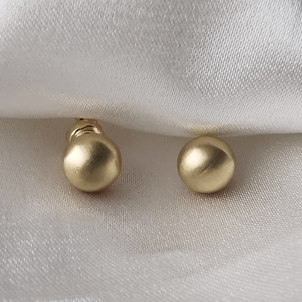 Arete Bola Satinada 8 mm Oro 18 Kt Arete Bola Satinada 8 mm Oro 18 Kt