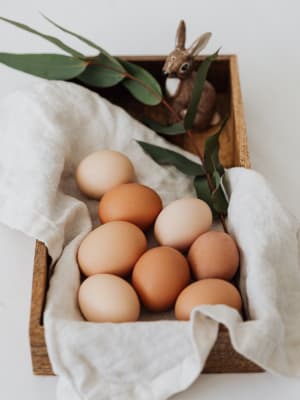 Huevos frescos de gallina feliz