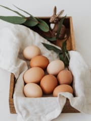 Huevos frescos de gallina feliz