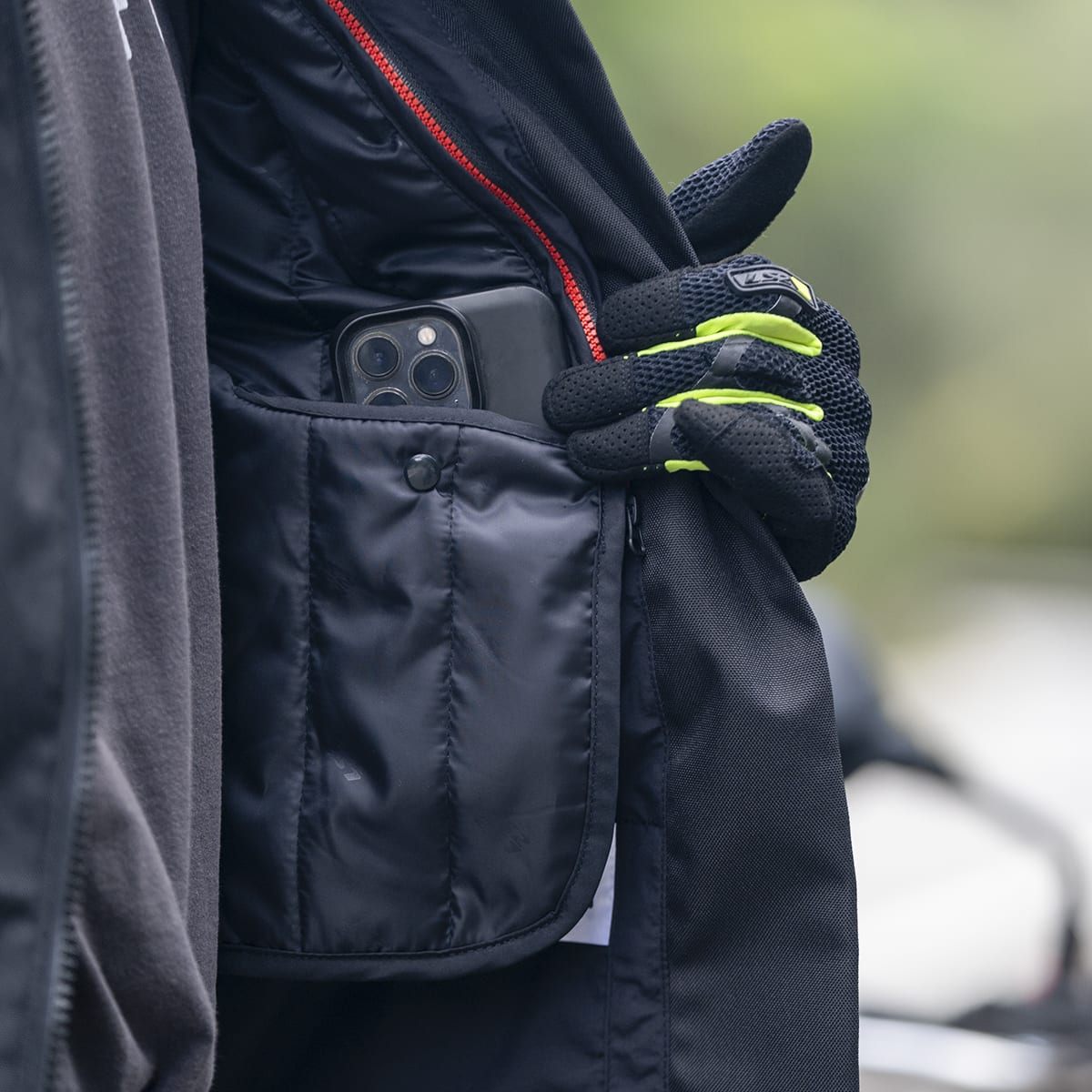 CHAQUETA LS2 ZOOM NEGRA ROJA5