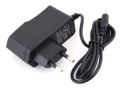 CARGADOR TABLET 5V 2A IC CONECTOR 2.5*0.7MM 03108