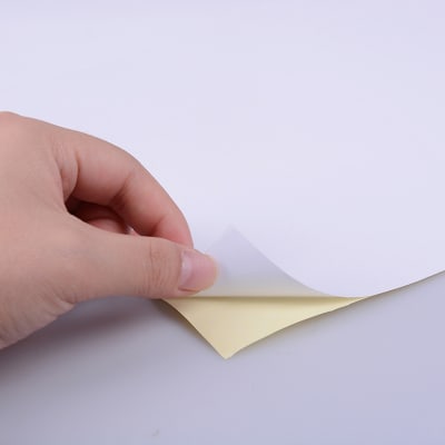 PAPEL MATTE ADHESIVO FORMATO A4 120 GR DE 50 HOJAS