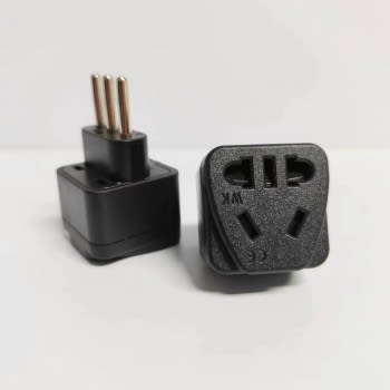 ENCHUFE DE CORRIENTE 1 A 4 10A MODEL UK-013