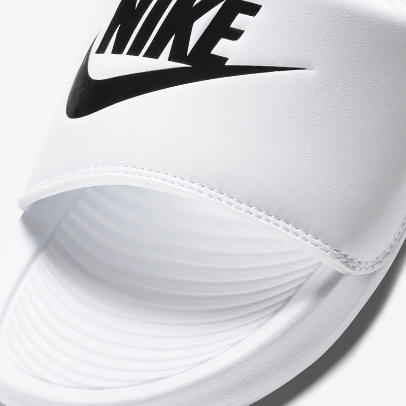 Sandalias Nike Victori One Slide - Blanco4