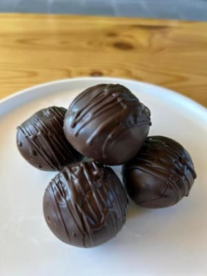 Pack 5 bolitas Cajú bañada en Chocolate1