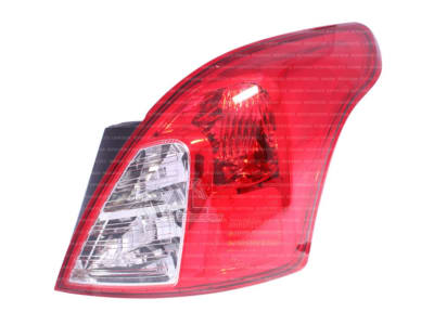 FOCO TRASERO DERECHO NISSAN VERSA 2012-20184