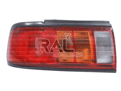 FOCO TRASERO IZQUIERDO NARAJO-ROJO-BLANCO NISSAN V16 1993-1997
