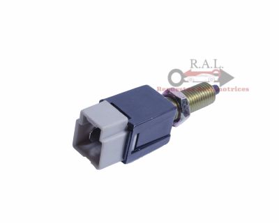 SWITCH PEDAL FRENO ORIGINAL NISSAN V16 1990-20101