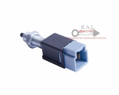 SWITCH PEDAL FRENO NISSAN V16 1990-20101