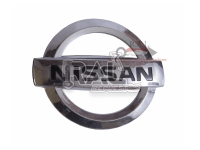 EMBLEMA TRASERO NISSAN V16 1990-2011