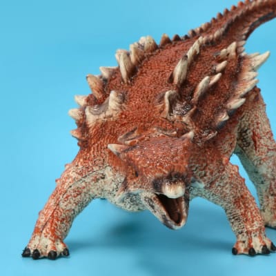 DINOSAURIO PVC M CAFÉ