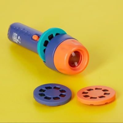 Proyector de universo V2025