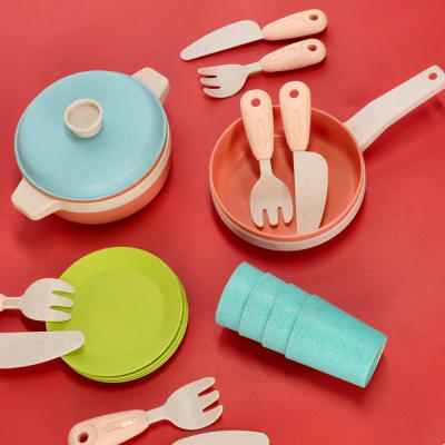 SET A COMER 4 PERSONAS PLÁSTICO