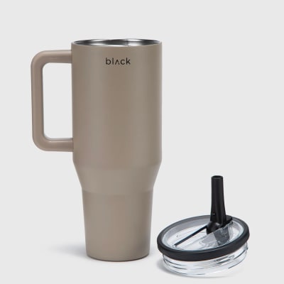 BLACK STRAW MUG SAND