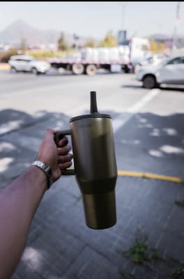 BLACK STRAW MUG MOSS