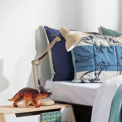 DINOSAURIO DE PLÁSTICO 35,5X13X15 CM COLMILLO CHICO