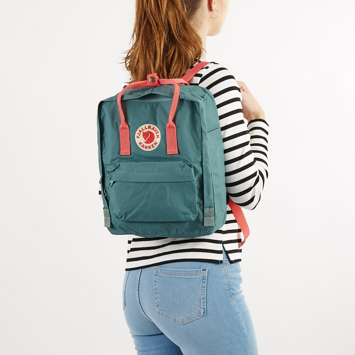 fjllrven kanken frost green peach pink 16l Fjallraven Sling Bag it retains the iconic format with pliant straps and practical storage Fjallraven Kanken Classic - Mochila