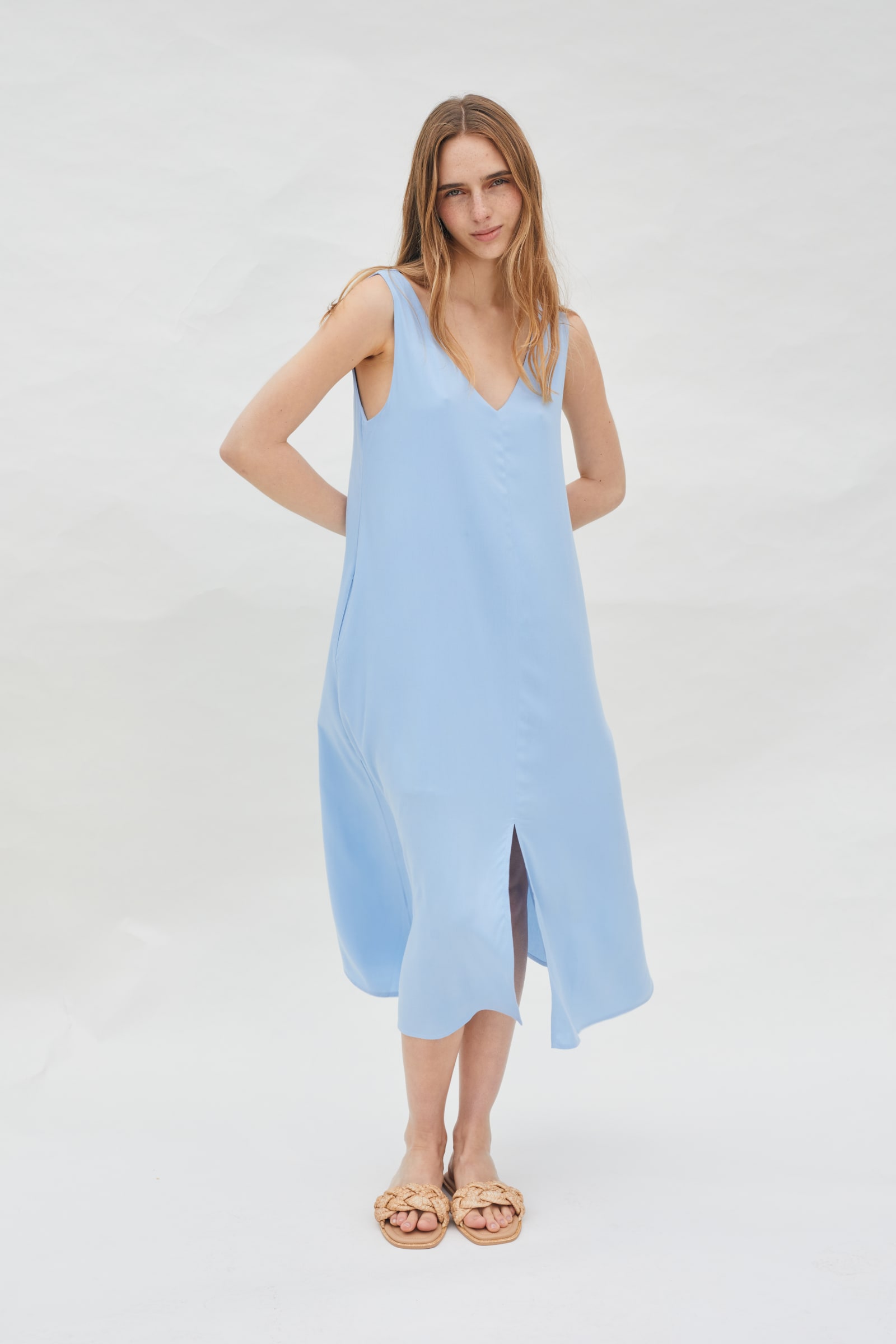 POCKET V MIDI DRESS - SKY BLUE POCKET V MIDI DRESS - SKY BLUE