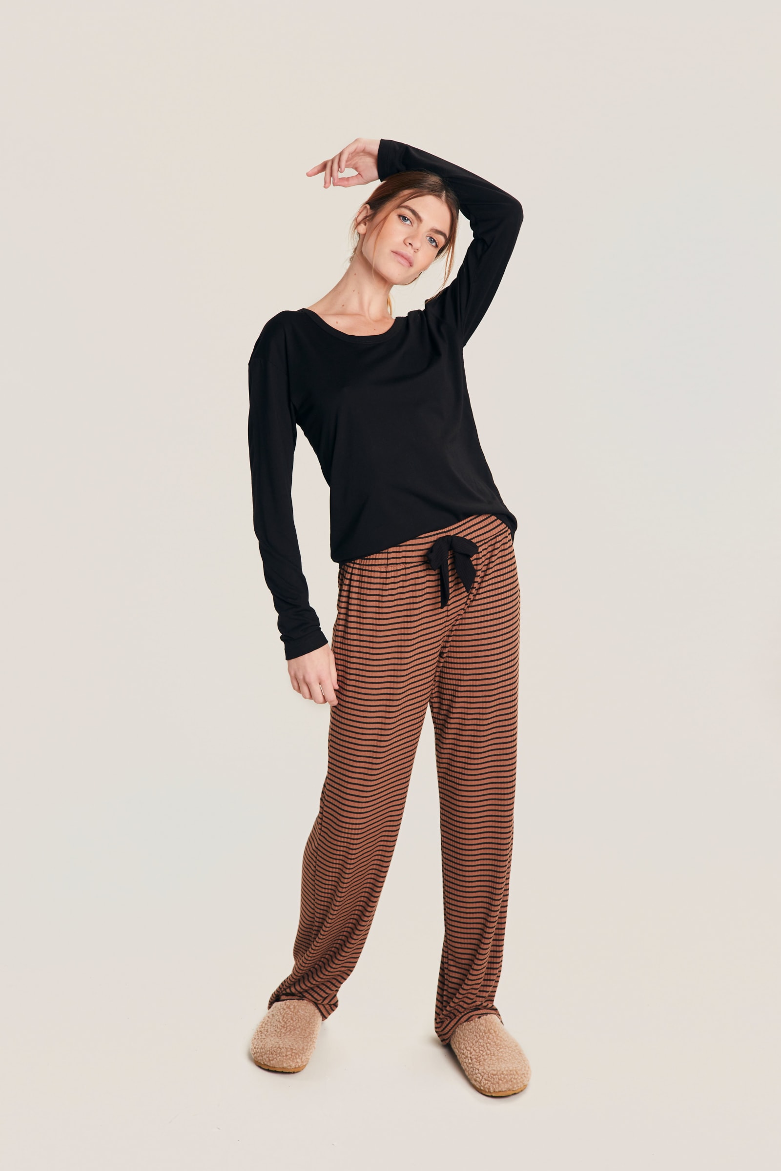 PJ ESSENTIAL SET - STRIPES BROWN PJ ESSENTIAL SET - STRIPES BROWN