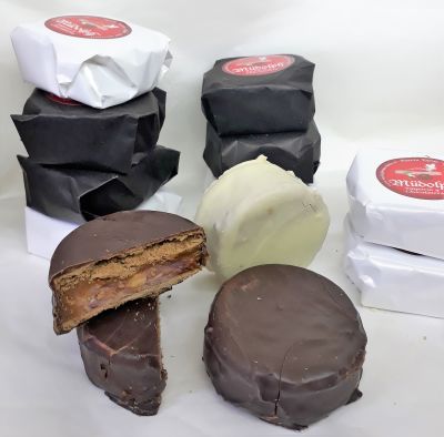 ALFAJOR MANJAR + FRUTOS 70 g ALFAJOR MANJAR + FRUTOS 70 g