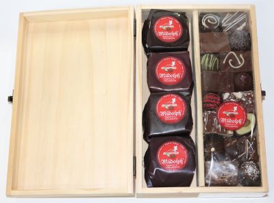 MALETA CHOCOLATE SURTIDO 260 g y ALFAJOR 8 unid. MALETA CHOCOLATE SURTIDO 260 g y ALFAJOR 8 unid.