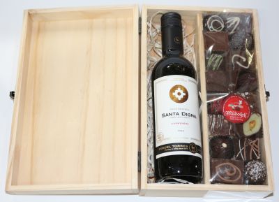 MALETA CHOCOLATE SURTIDO 260 g y VINO 375 cc