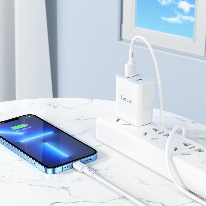 HOCO X83 FAST CHARGING DATA CABLE 2.4A 1M LIGHTING1