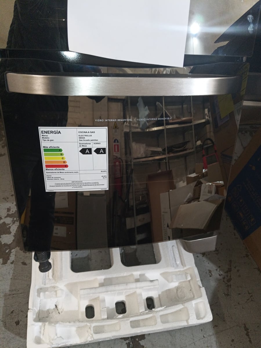 Cocina Electrolux 56DXA 4 platos GRILL Doble horno  GRIS, falta decorativo pata izquierda.3