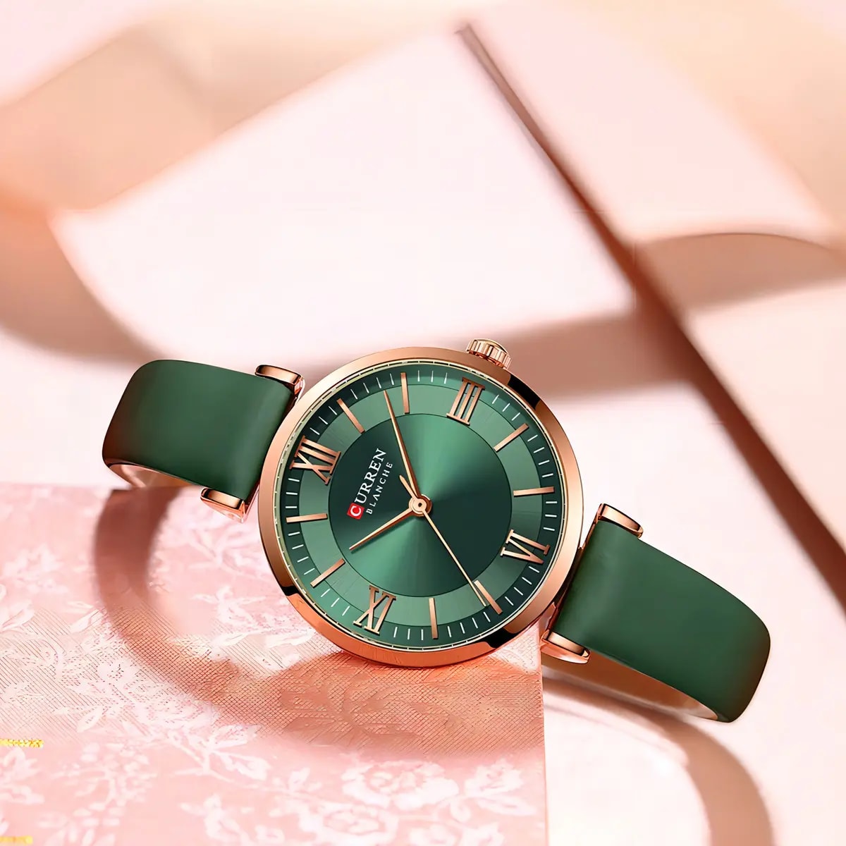 Reloj pulsera Curren 9079 con correa de cuero color verde1