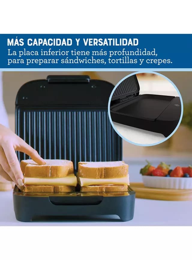 Sandwichera Compacta Oster  con Platos Hondos Negro4
